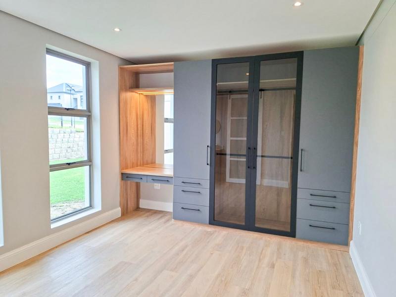 4 Bedroom Property for Sale in Kingswood Golf Estate Western Cape